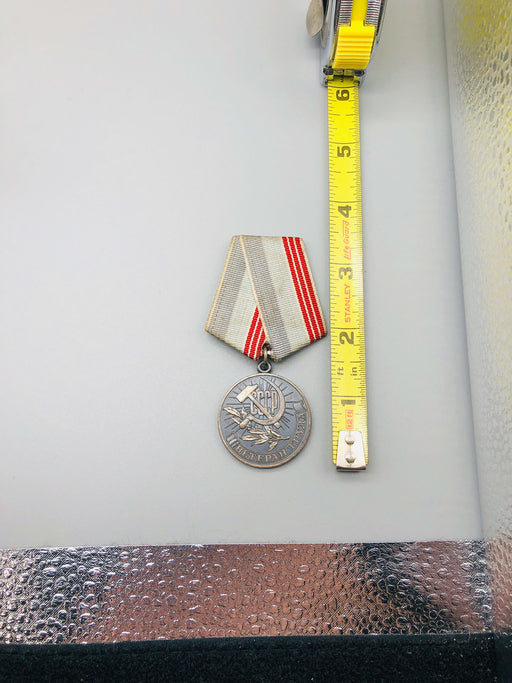 Vintage Russian Veteran Of Labor Medal Award Soviet USSR Honor Civilian Workers 2