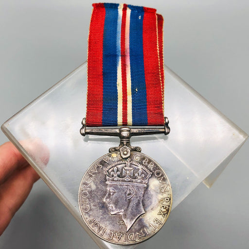 WW2 The War Medal 1939-1945 Britain United Kingdom Armed Forces Merchant Navy 1