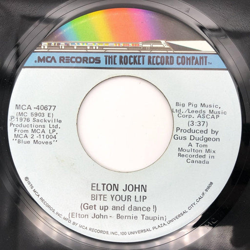 Elton John Bite Your Lip Get up and dance! Record 45 Single MCA-40677 MCA 1976 1