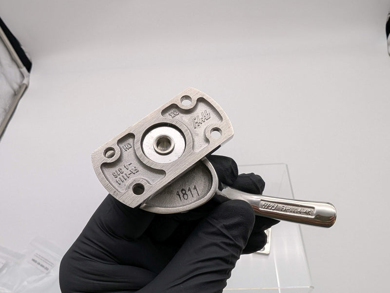 Takigen FA-1114-4R Stainless Steel Sealing Handle Airtight w/ Catch