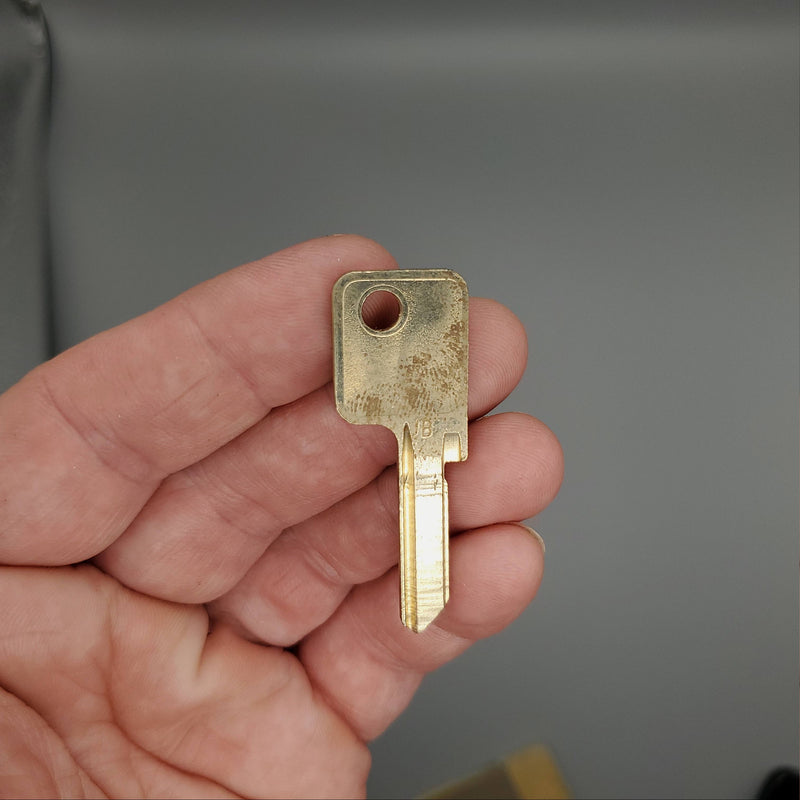 5x Yale EN13 Key Blanks JB Keyway Nickel Silver 5 Pin NOS 2