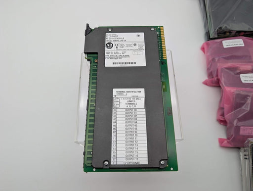 Allen Bradley 1771-OAD/C 12-120V AC Output Module 16 Output Channels 2