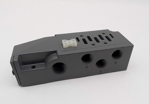 Numatics 203-821 Pneumatic Base Manifold Assembly ISO 1 3/8" NPTF Side & Bottom 1