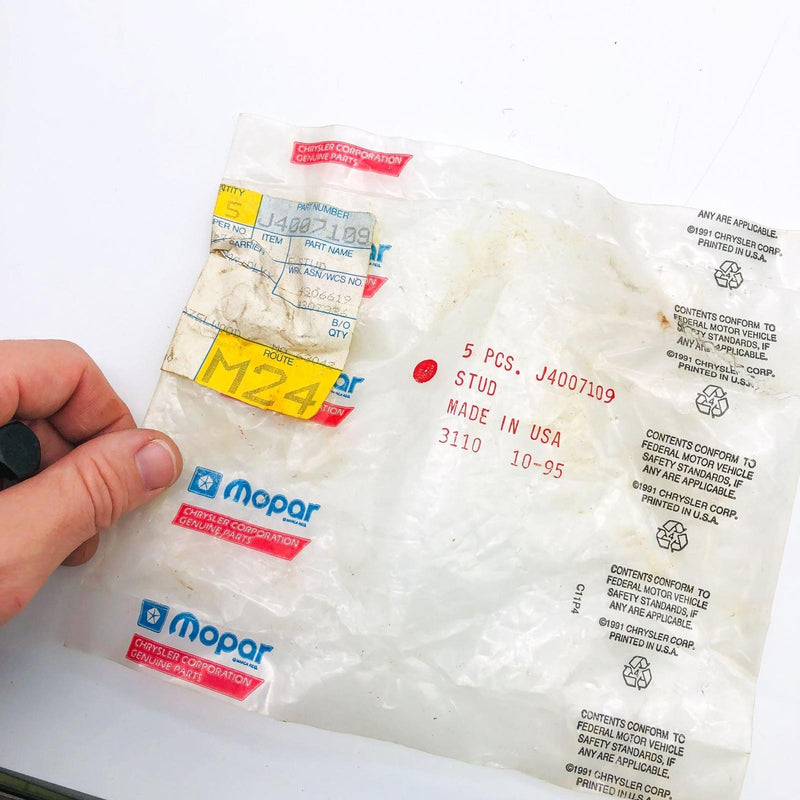 Mopar 4007109 Stud for Exhaust Manifold Muffler OEM NOS 81-86 Jeep Loose No Pkg 2