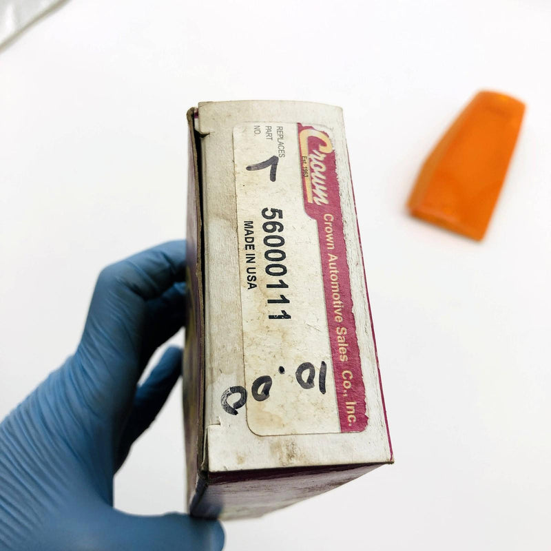 Crown 56000111 Side Marker Lamp Lens Housing Left Hand NOS Open 2