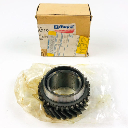 Mopar 83506019 Mainshaft 3rd Third Gear Transmission OEM NOS AX5 1