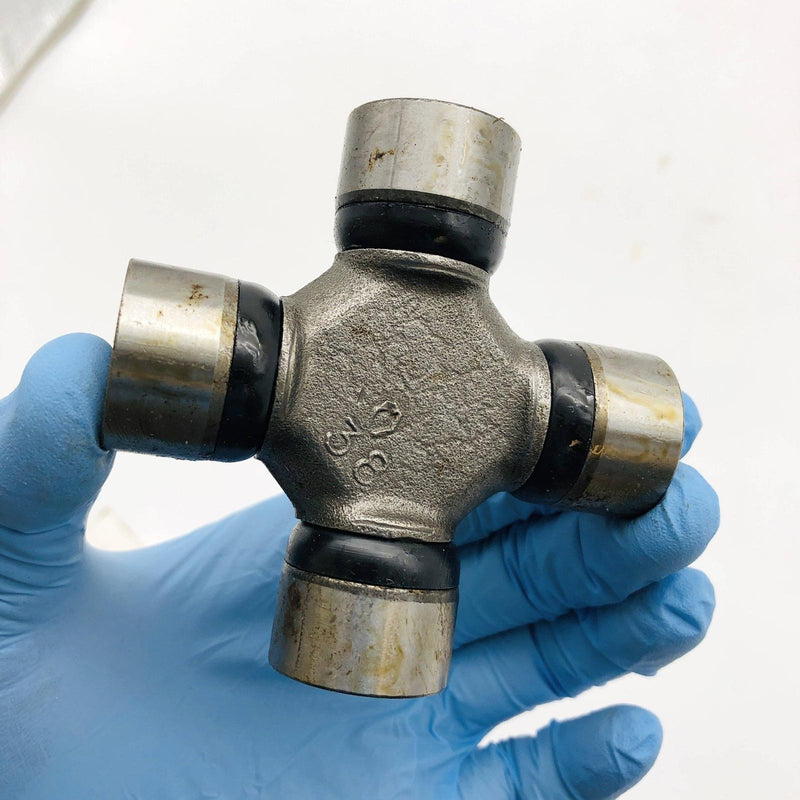 Crown 8126614 U Joint for Driveshaft New Old Stock NOS Open 9