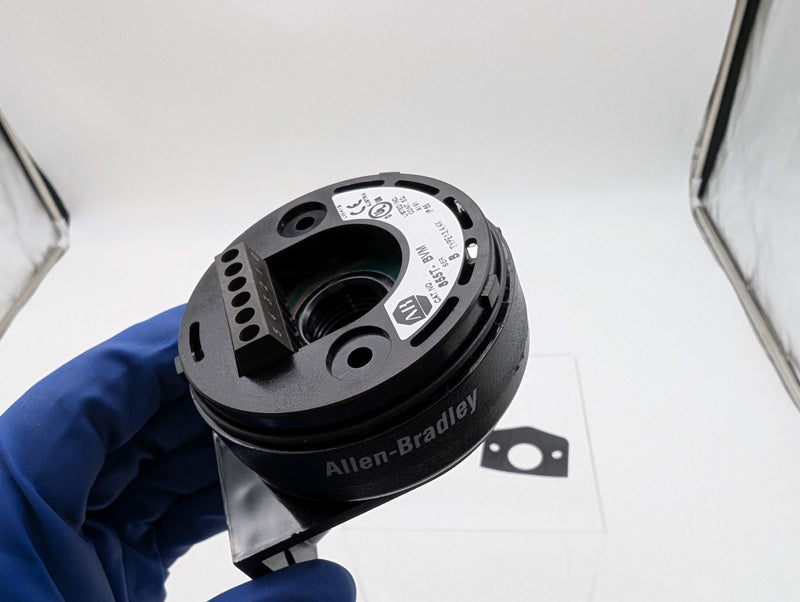 Allen Bradley 855T-BVM Stack Light Mounting Base 70MM 250V Max Vertical Mount 4