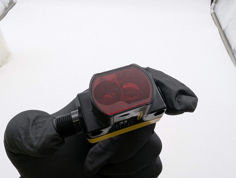 Banner Engineering QS30AFQ Photoelectric Proximity Sensor 50–300 mm Range 70381