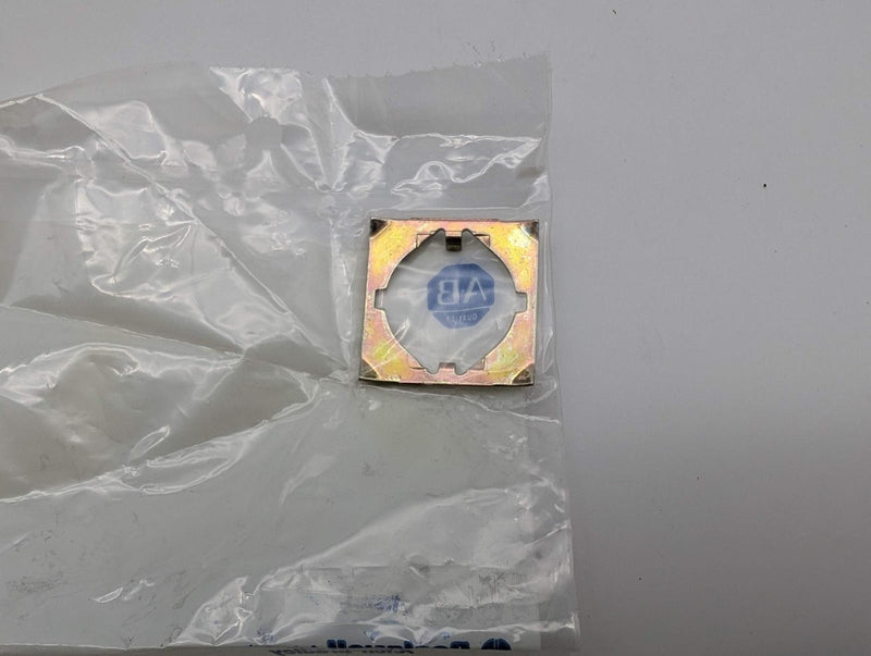 Allen Bradley 800EM-LSM33 Operator Switch 3 Position Illuminated Green 22.5MM 4