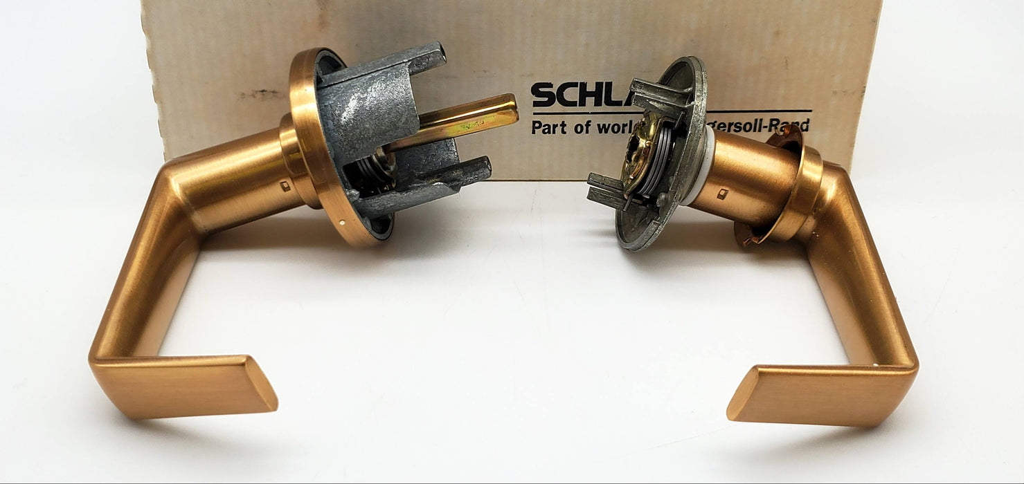 Schlage Door Lever Satin Bronze S10D Passage Door Latching NOS 4