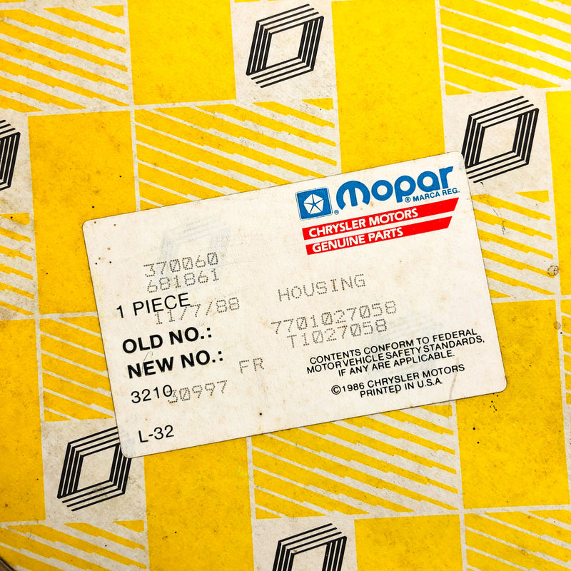 Mopar T1027058 Marker Lamp Lens Housing OEM NOS Renault 7701027058 12