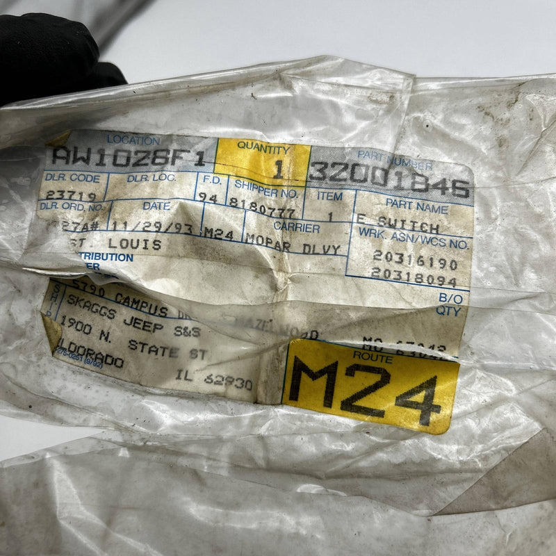 Mopar 32001846 Switch Fan Sensor for Radiator OEM NOS 88-90 Jeep 6 Cylinder