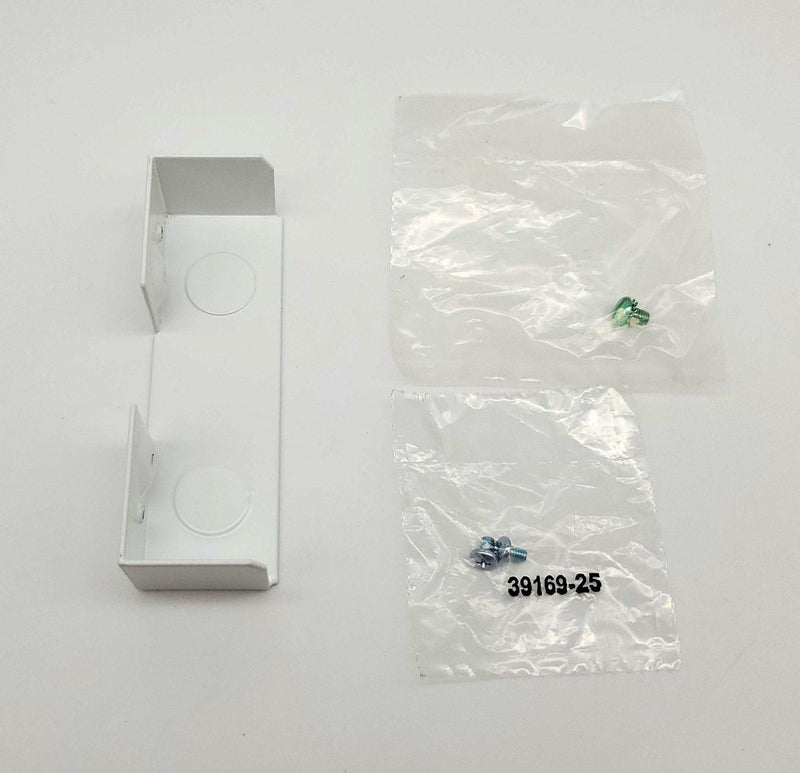 Panduit PMR40ECWH End Cap Fitting for PMR40 Multi-Channel Raceway 1