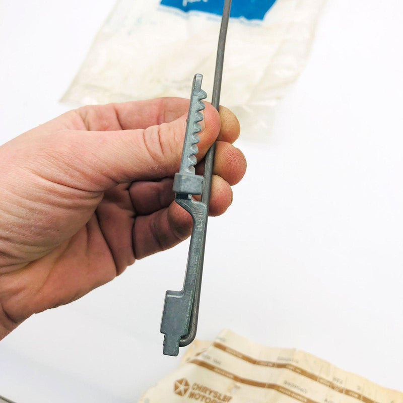 AMC Jeep 83502610 Rack Package for Steering Column Housing Upper OEM NOS Open 3