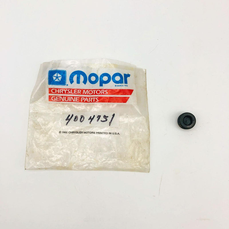 Mopar 4004751 Plug for Rear Axle Housing OEM NOS 81-86 Jeep CJ 5-8 Scrmb Open 6
