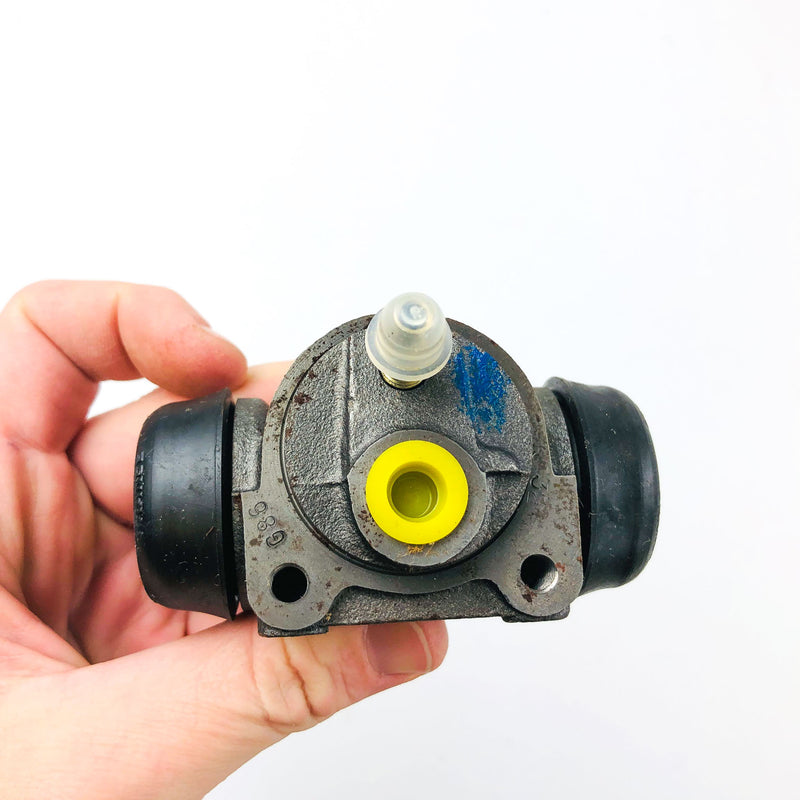 Renault 7701365519 Wheel Cylinder OEM NOS for Jeep by Bendix 8