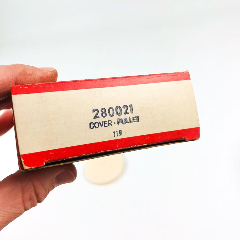 Briggs and Stratton 280021 Cover Pulley Vertical OEM New Old Stock NOS 8