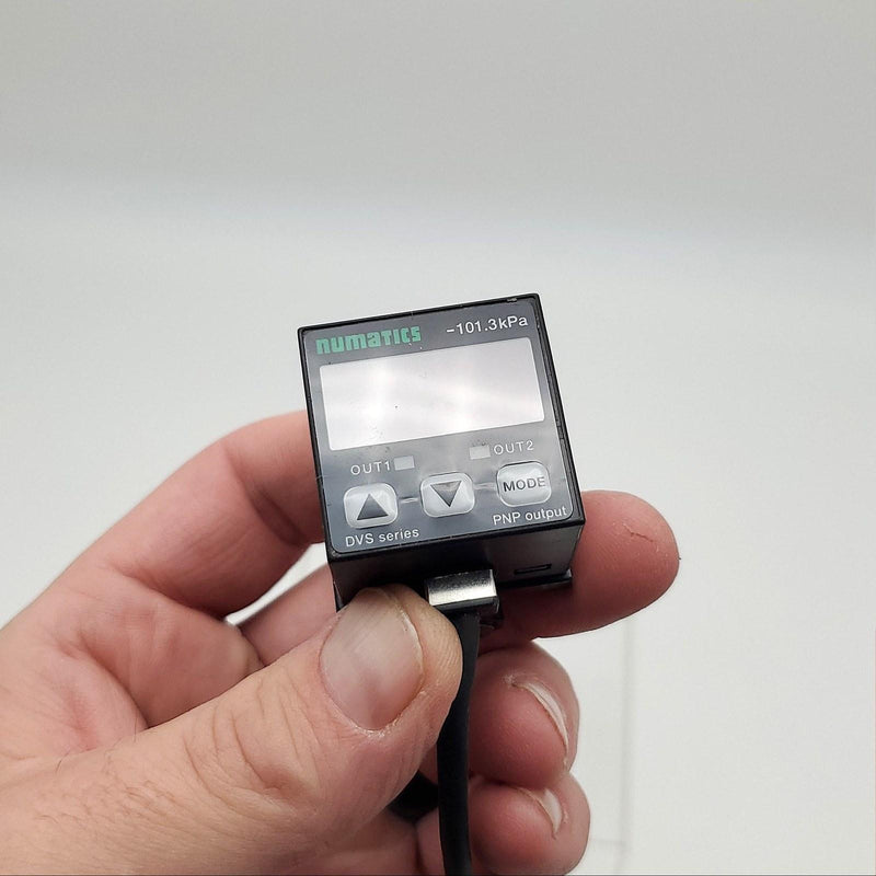 Numatics DVS-180P Digital Pressure Sensor LED 1/8" NPT PNP Out 0 to 14.7 PSI 2