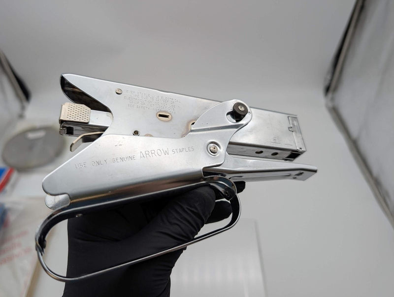 Arrow P35 Plier Stapler Heavy Duty 2-1/2" Throat for P35 1/4" & 3/8" Staples 2