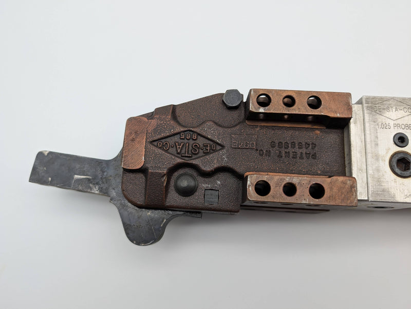 Destaco 865B Pneumatic Power Clamp w/ Vertical Clamp Arm 4