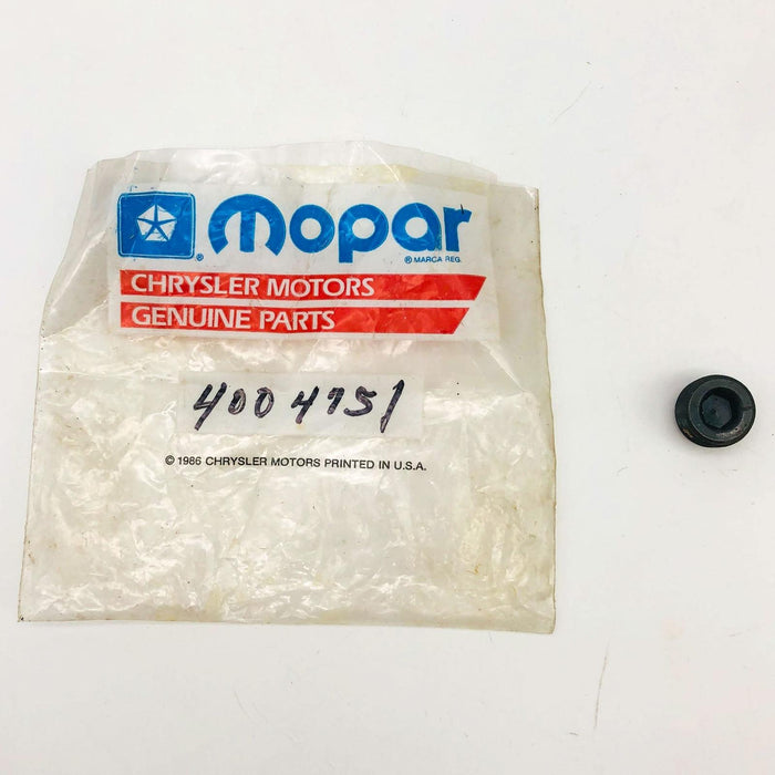 Mopar 4004751 Plug for Rear Axle Housing OEM NOS 81-86 Jeep CJ 5-8 Scrmb Open