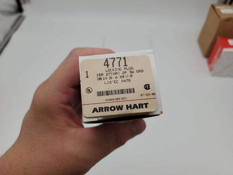 Arrow Hart 4771 Locking Plug 15A 227V 2 Pole 3 Wire 1/4" to .656" Dia Cord 4
