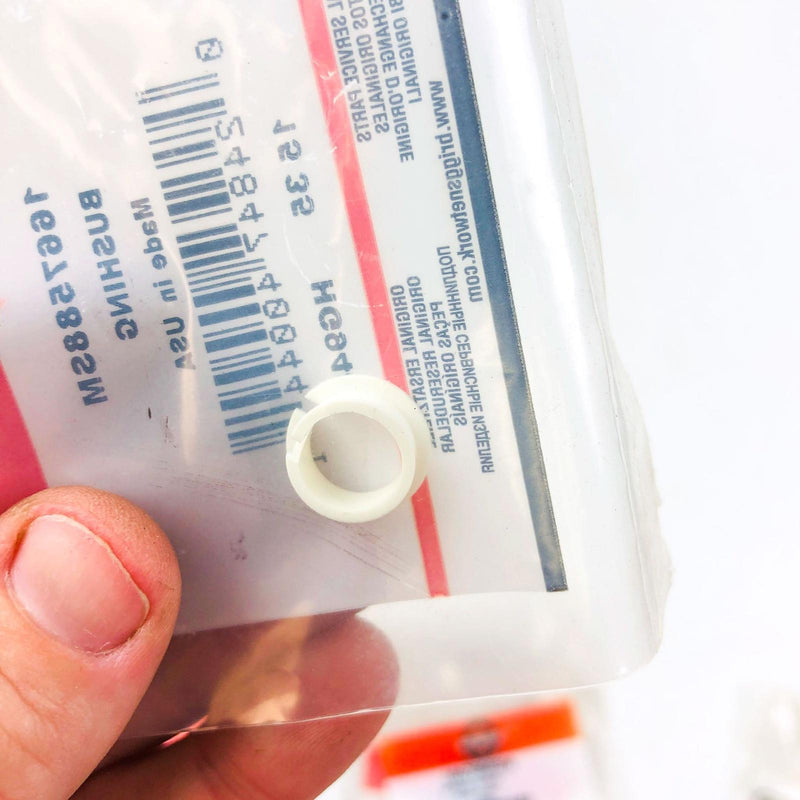 Briggs and Stratton 1667588SM Bushing Plastic NOS OEM USA Made Replcd 1667588 2