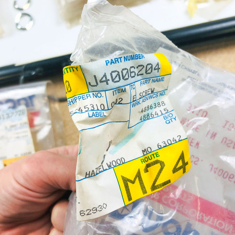 Mopar J4006204 Screw for Headlight Headlamp Adjusting Philips OEM NOS 1ct 4