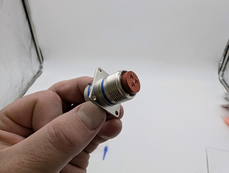 Matrix Amphenol MS3470L12-3S Series II 3-Pin Flange Mount Circular Receptacle 2