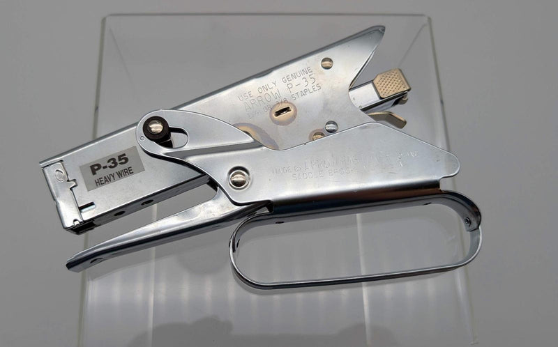 Arrow P35 Plier Stapler Heavy Duty 2-1/2" Throat for P35 1/4" & 3/8" Staples 1