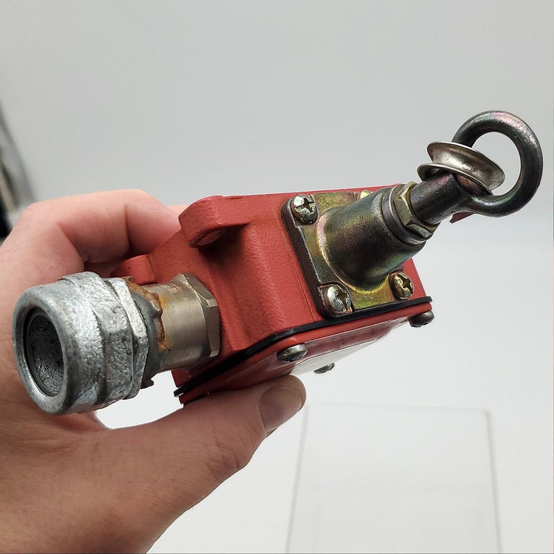 Allen Bradley 802C-H55M6 Safety Pull Switch 300V 10A USED 2