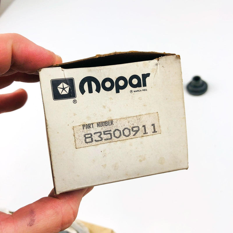 Mopar 83500911 Mounting Kit for Fuel Pump OEM NOS 10