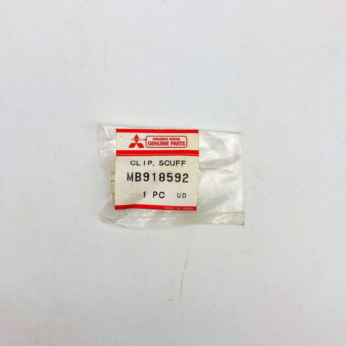 Mitsubishi MB918592 Scuff Clip OEM New Old Stock NOS Sealed 6