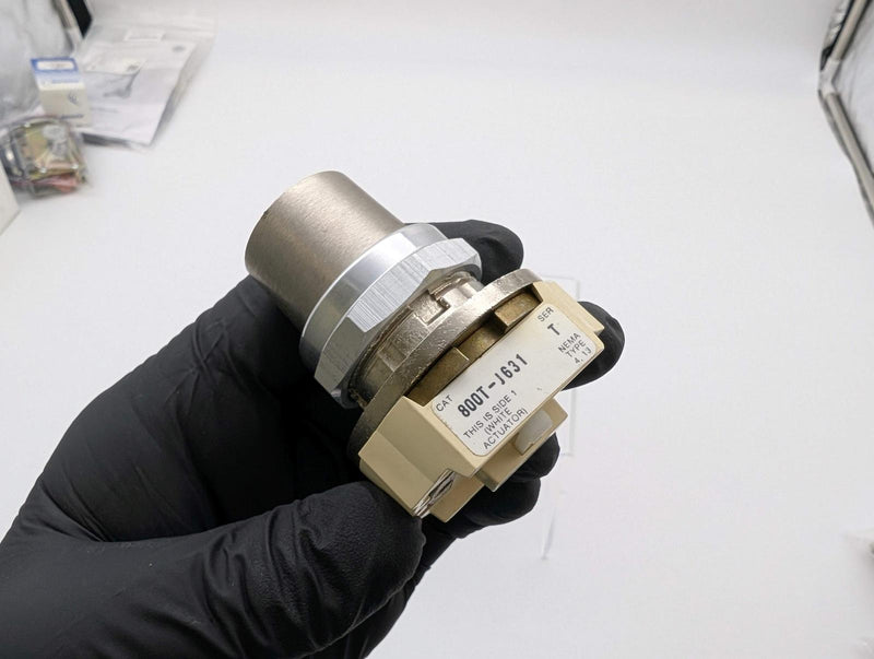 Allen-Bradley 800T-J631 Key Operated Selector Switch 3 Position NEMA Type 4 & 13
