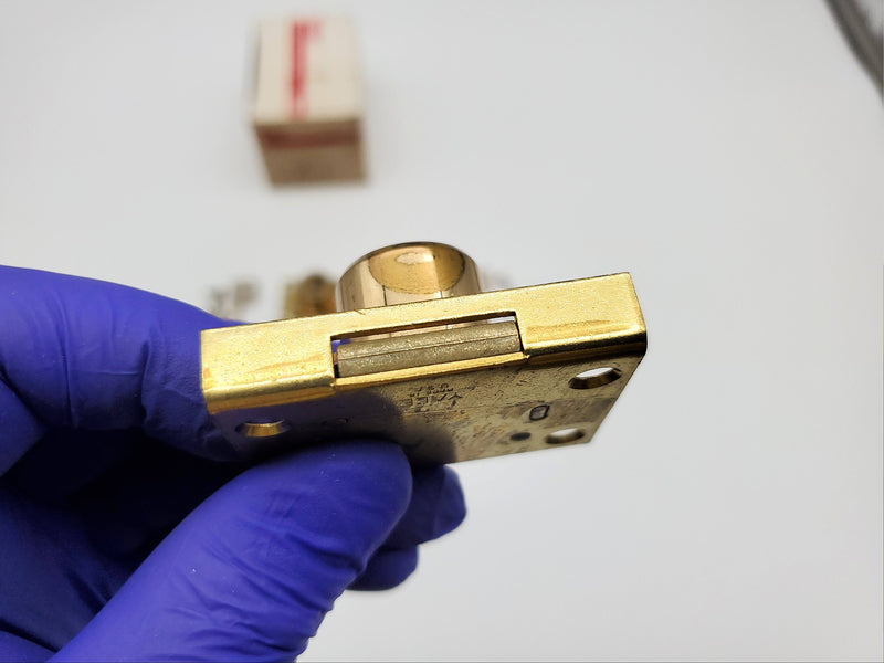 Yale 9402 Drawer Lock 7/8" Dia 5/8" Len Cylinder Brass Finish Keyed Alike