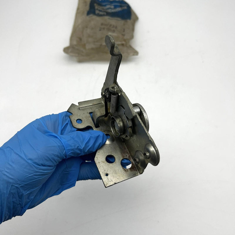 AMC Jeep 977731 Tailgate Latch Left OEM NOS 1974 10 Open 5