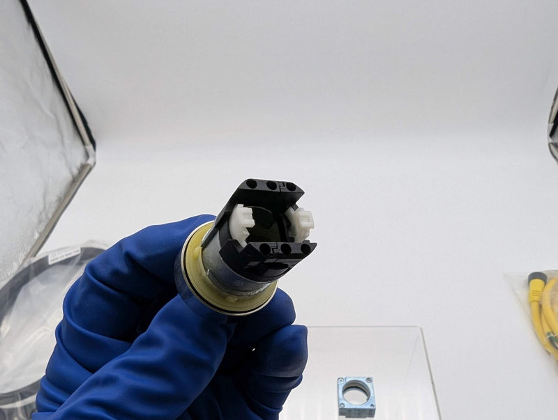 Siemens 3SB35002HA11 Selector Switch 2 Position 22mm Maintained 3