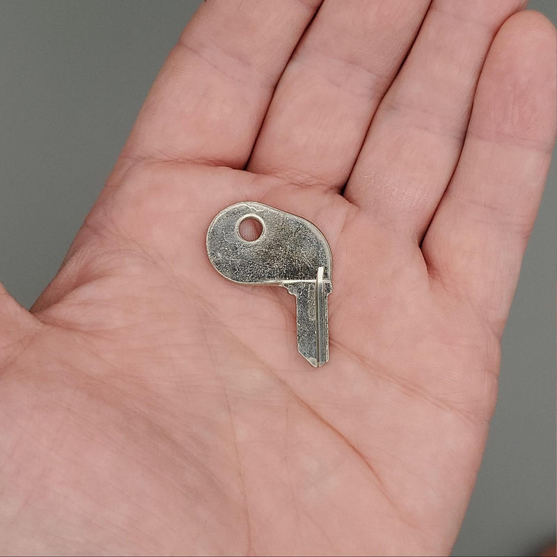 2x Taylor 40F Ilco OM10 Boat Key Blanks fits OMC, Pollak, Finn Nickel Plated 2