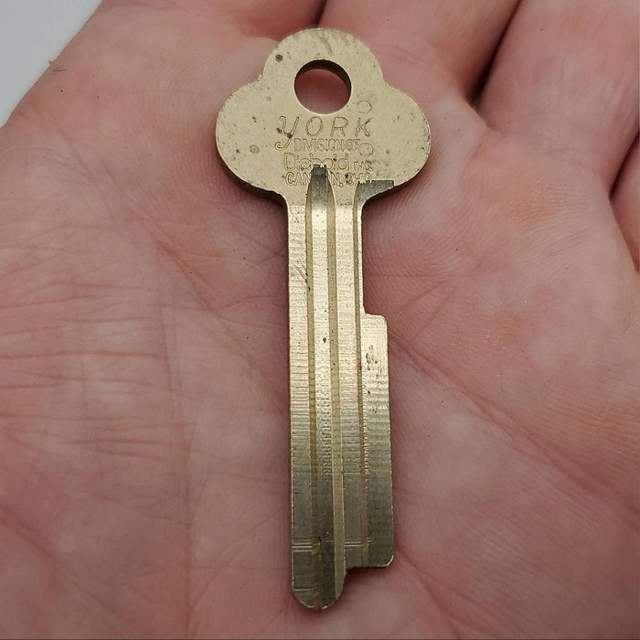 1x York 03-000701-0-00-0 Safe Deposit Box Key Blank 0.09" T x 0.4" W x 2." L 1