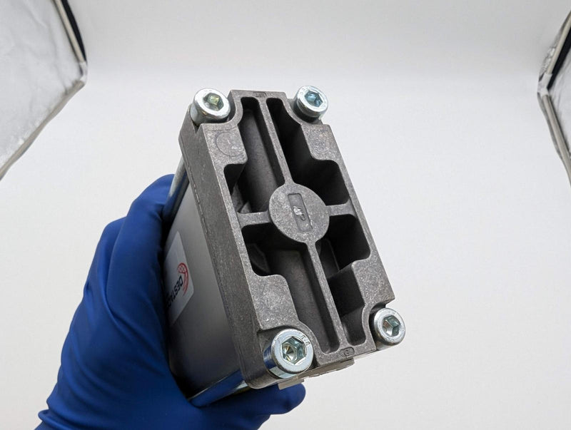 Destaco 82M-3E230063L8 Pnuematic Power Clamp 63mm 5 - 135° Arm Opening 7