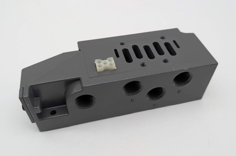 Numatics 203-830 Pneumatic Base Manifold Assembly ISO 2 1/2" NPTF SIde Ports