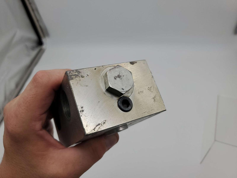 Racine 989571 Priority Flow Divider 5-50 GPM 3/4" NPT 3000 PSI 1428 6-6-6 4