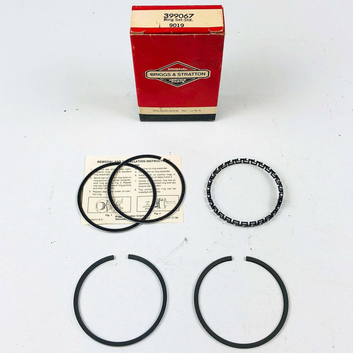 Briggs and Stratton 399067 Piston Rings Standard OEM NOS For Snapper Simplicity 1