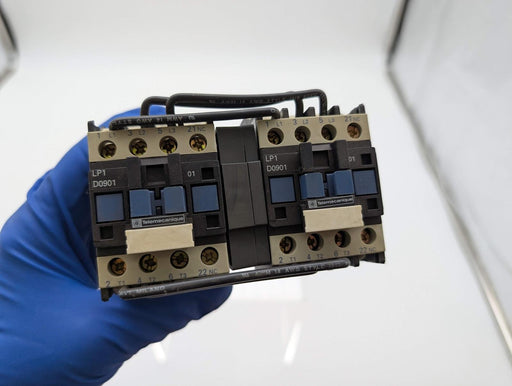 Telemecanique LP2-D0901-BD 3 Pole Reversing Contactor 9A 24VDC 1NC Auxiliary 2