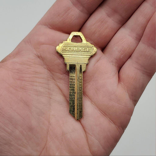 Schlüsselschrank ROWLEY mit 200 Haken, 550 x 380 x 140 mm, grau