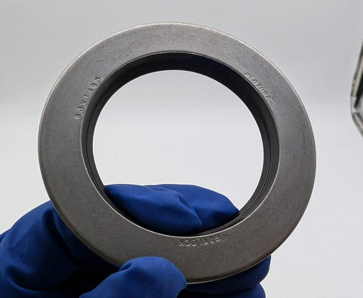 Garlock 21158-1495 Oil Seal 63X1495 2.25" ID 3.35" OD 0.375" Thick 1