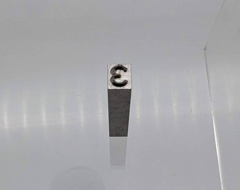 Misumi HCF4-28.5-3-F90 Engraving Block Punch Number 3 28.5mm Len 90 DEG Flange