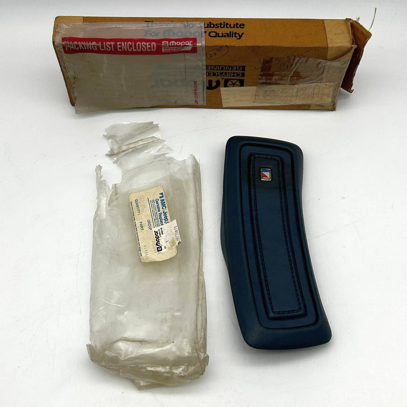 AMC Jeep 8133815 Horn Cover Steering Wheel w AMC Emblem Blue OEM NOS Discolor 1