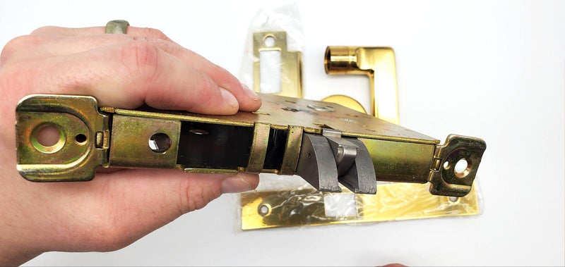 Schlage L9010 Mortise Lock Passage Latch Lever Bright Brass 605 NOS 3